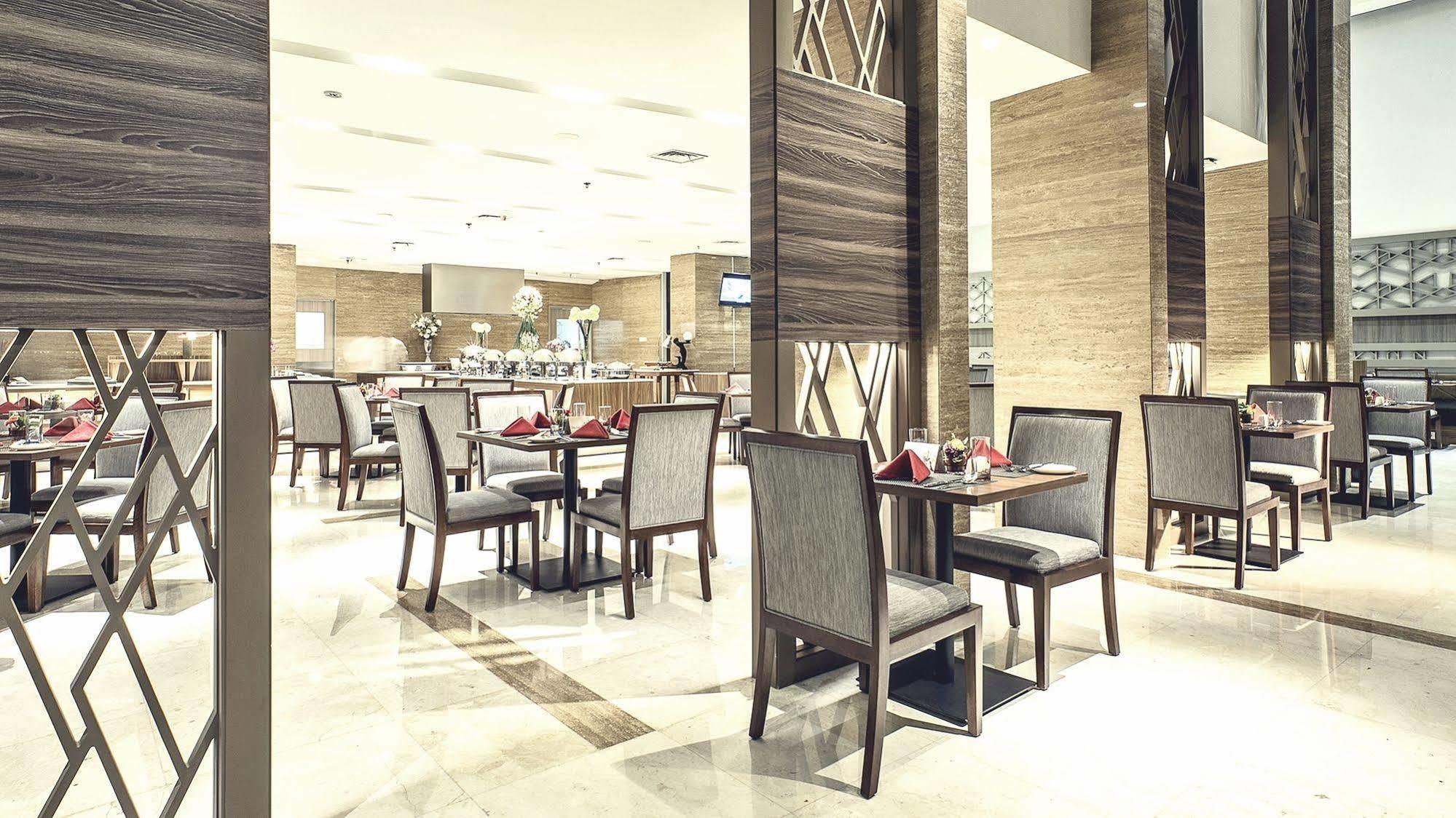 Hotel Grandhika Iskandarsyah Yakarta Exterior foto